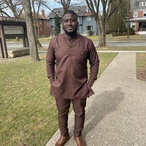 Meet your Posher, Dennis